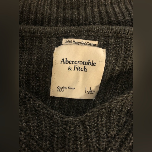 Abercrombie and Fitch Cropped Sweater - Picture 3 of 3